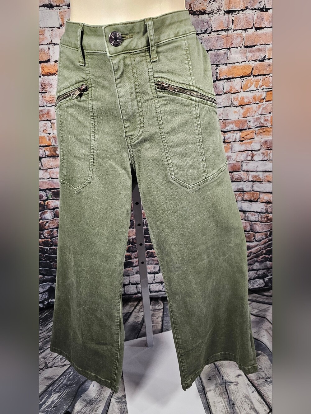 KUT from the Kloth Olive Green High Rise Wide Leg Utility Crop Pants Size 4